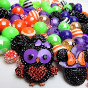 Halloween Chunky Bead Mix, 82 Bubblegum Beads + 2 PENDANTS Your Choice, Minnie Pendants, Bubblegum Bead Mix, Halloween Chunky Beads!