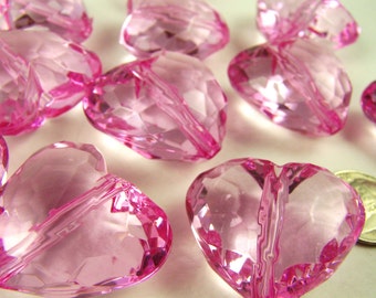 Hjärtpärlor 12 akryl ROSA ROSA fasetterade HJÄRTA hängen eller berlocker