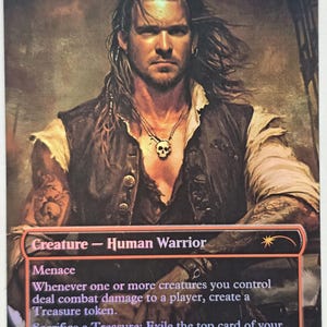 Peut inclure: Une carte à collectionner Magic: The Gathering intitulée Professional Face-Breaker représentant un guerrier humain aux cheveux longs, portant un collier tête de mort et des tatouages. Le texte indique le type, les capacités et 2/3.