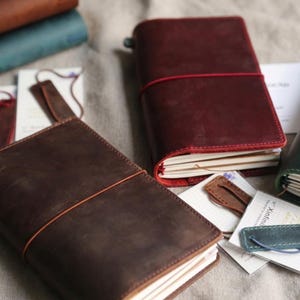 Vintage Brown Leather Traveler's Notebook, Passport Size TN Journal, Refillable Planner, Handmade Crazy Horse Leather Diary,  Travel Gift