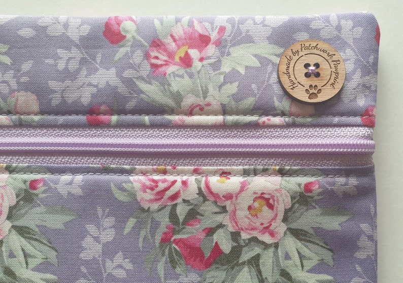 Tilda vintage roses project bag W14 x H11. Softly padded pouch for cross stitch embroidery needlework WIPs. Lilac, mauve, purple. image 2