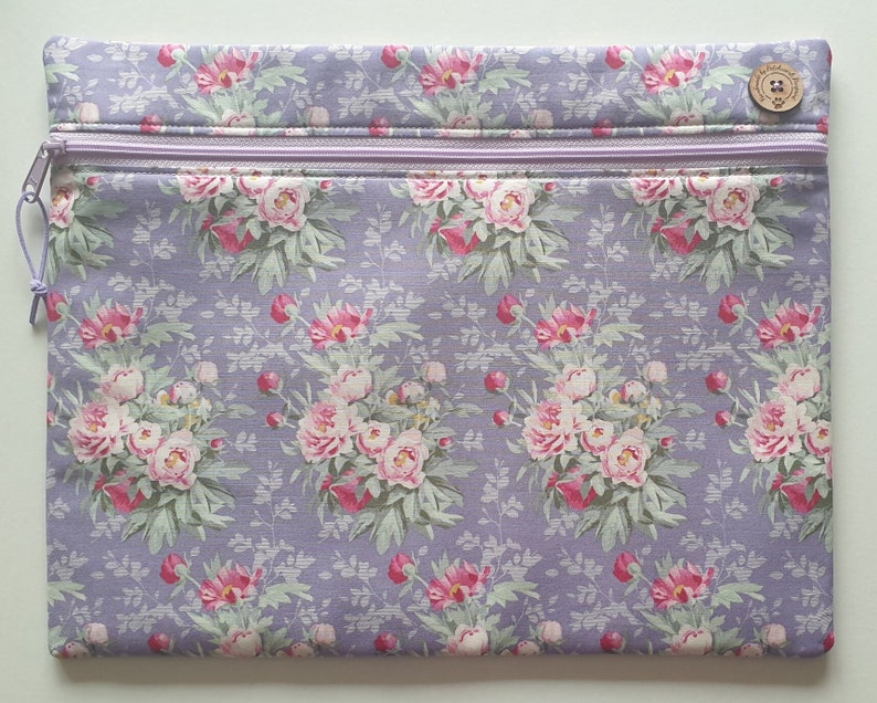 Tilda vintage roses project bag W14 x H11. Softly padded pouch for cross stitch embroidery needlework WIPs. Lilac, mauve, purple. image 3