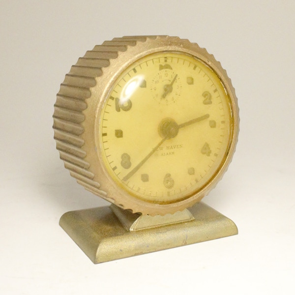 Vintage alarm New Haven brass wind up mechanical bell alarm clock Art Deco analog dial Gold round "gear" case