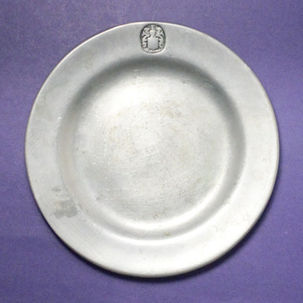 Vintage silver plate pewter aluminum alloy crest shield Wilton Columbia PA RWP 6" decorative dinnerware