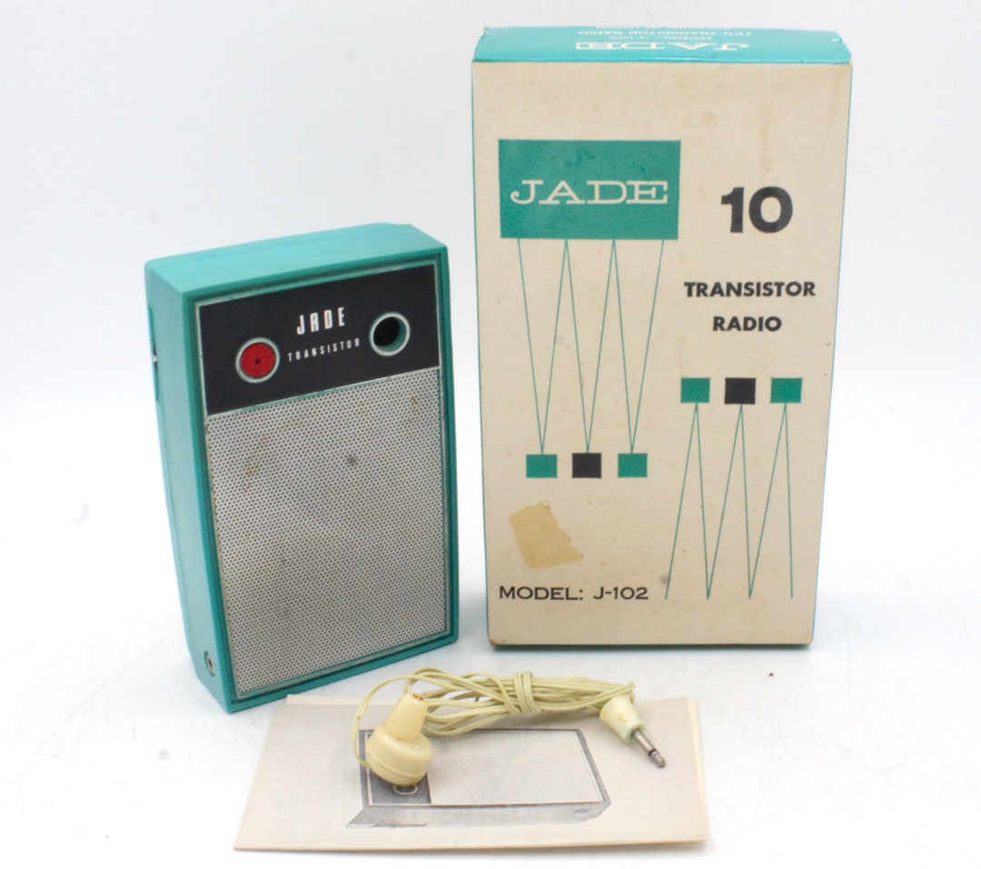 帆船型ラジオ【希少★】SANTA MARIA TRANSISTOR RADIO File:Vintage Standard Portable Transistor Radio, Model SR