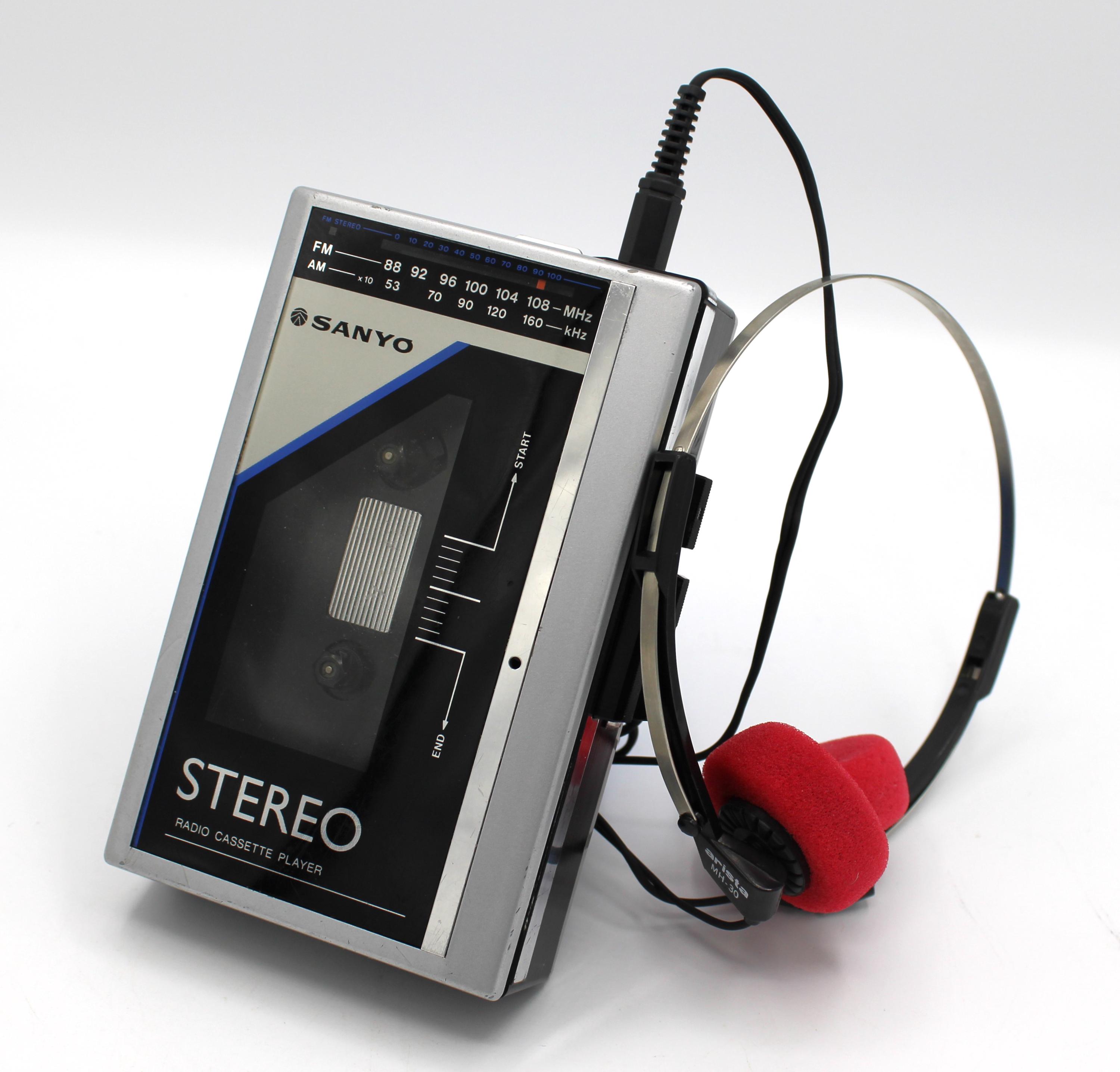 Vintage サンヨー パルサー RP5111S 携帯ラジオ - メルカリ