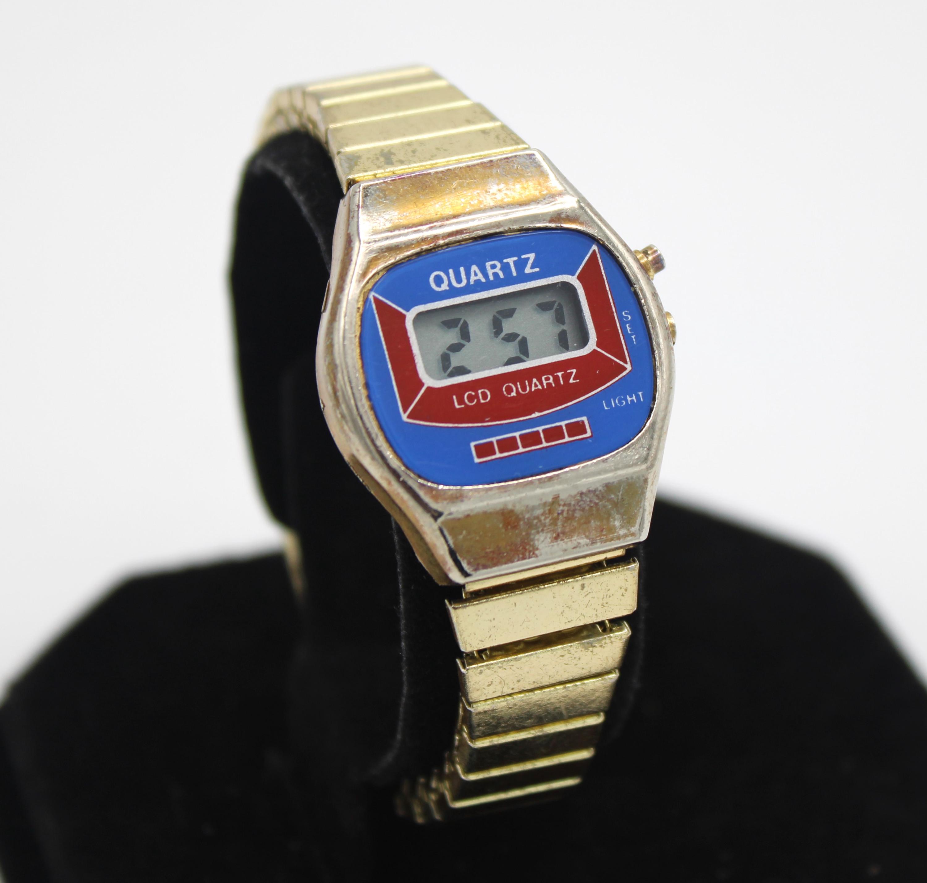 RARE 1980\'s DIGITAL WATCH womens HANTRONIX ITALY with‎ RED LED DISPLAY! Untested PokemonNintendo Pokemon Kids Collectible Projection Watch  main image 2