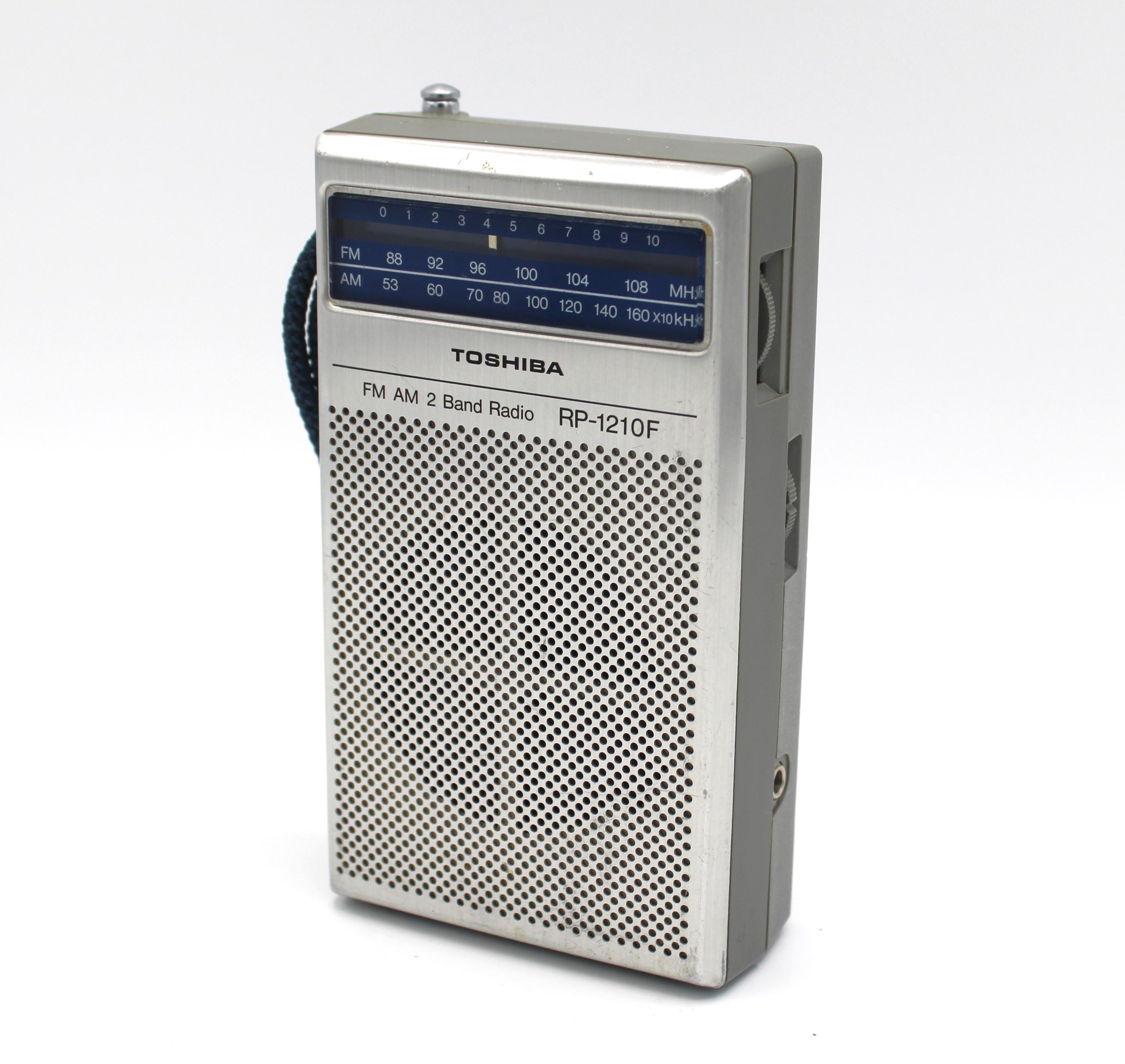 Vintage 1980s Toshiba AM/FM Radio Receiver Mini Retro 80s Tech