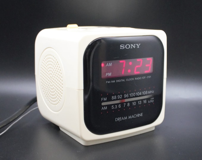 Vintage Sony Dream Machine Digital Alarm Clock Radio AM/FM Tuner White