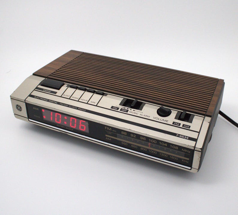 Vintage 1980s GE Digital Alarm Clock Radio Am/fm Red LED Light Time ...