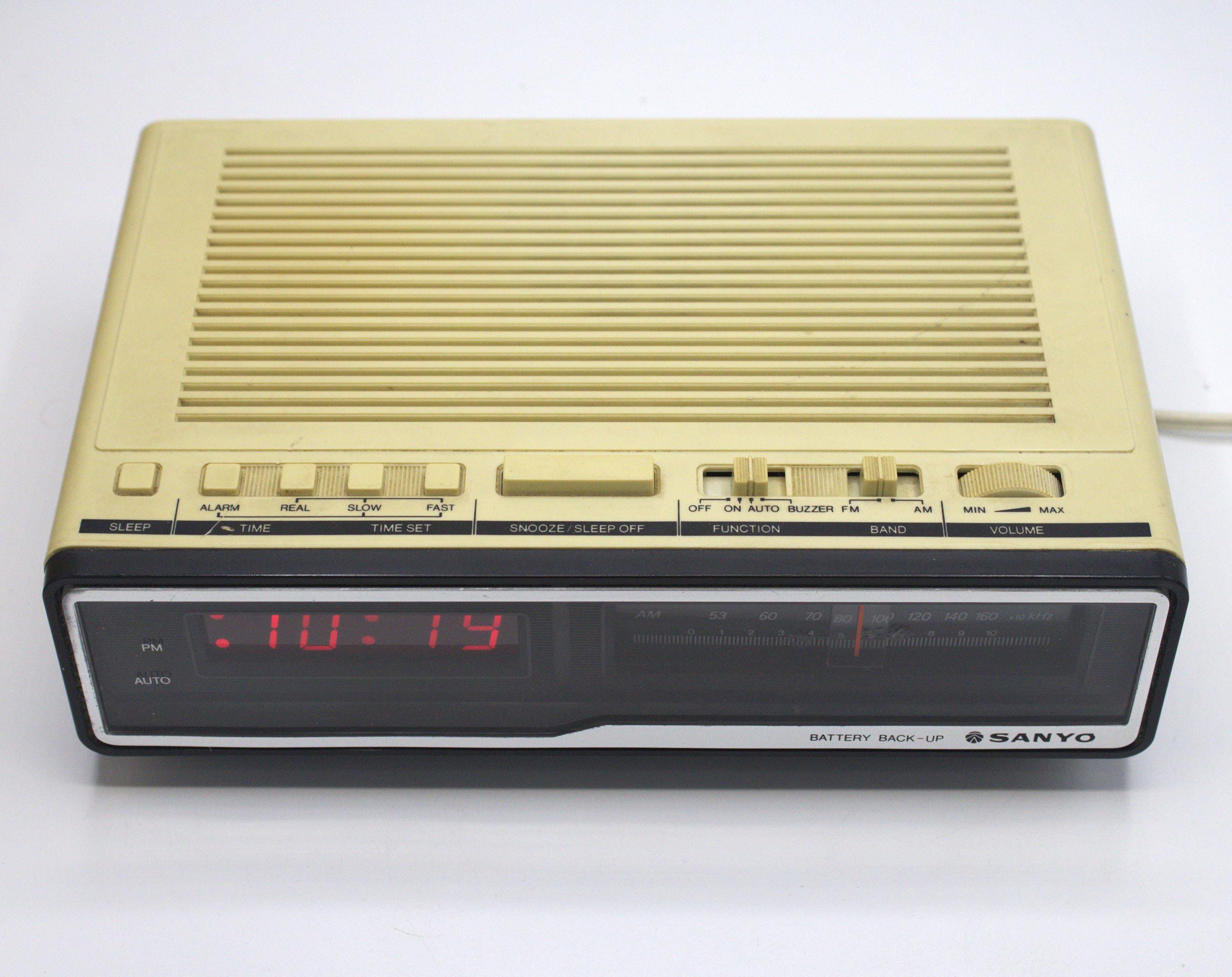 Vintage Sanyo Digital Alarm Clock Am/fm Radio. - Etsy