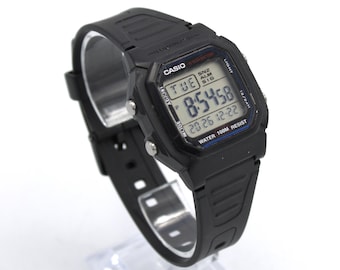 Vintage Casio digital watch chronograph stopwatch calendar date alarm Illuminator lighted dial large LCD quartz WR 100m 80s-90s style