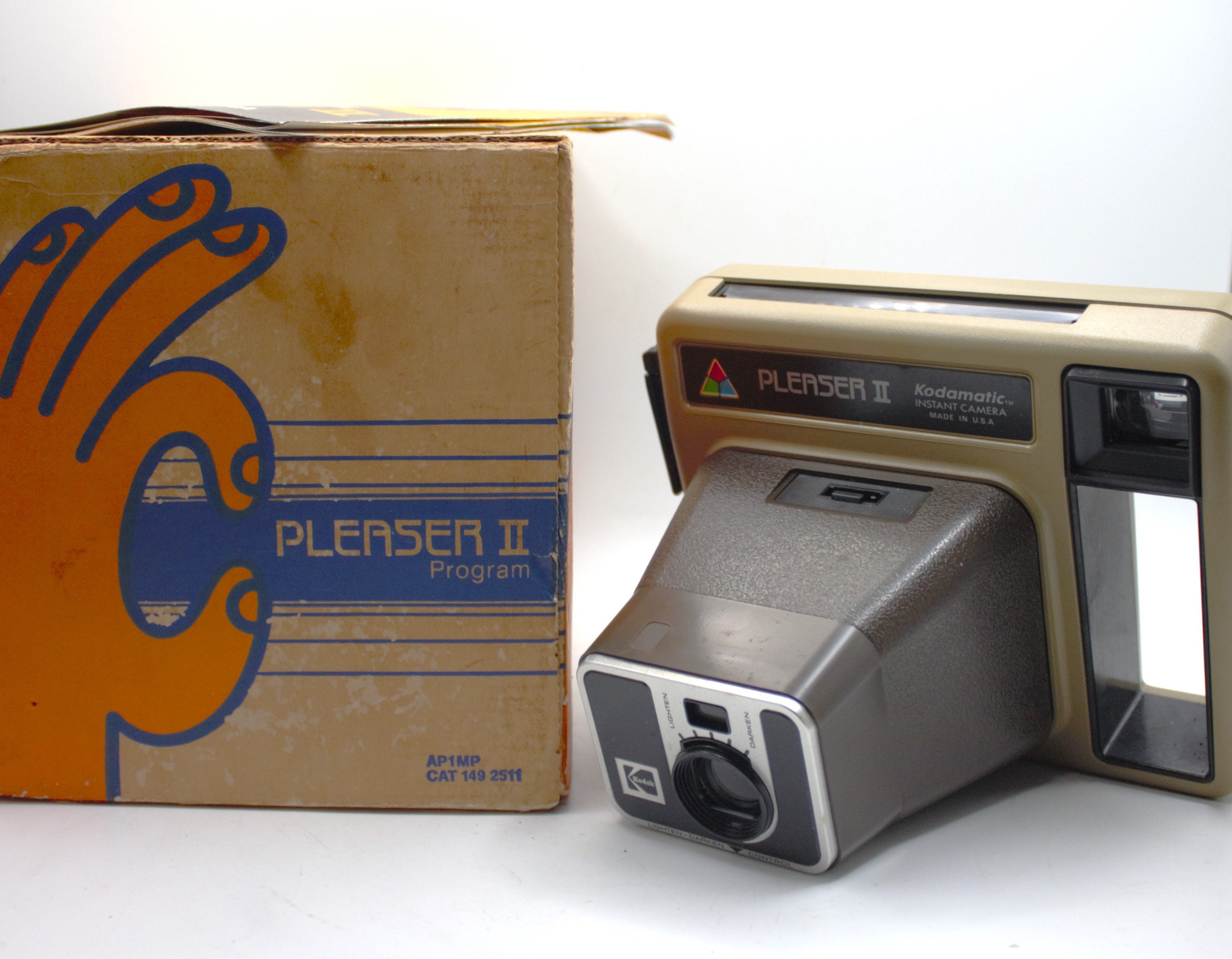 Vintage 1982 Kodak Pleaser II Kodamatic Instant Camera Self-developing ...
