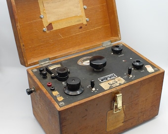 Vintage indicator Leeds and Northrup Co galvanometer potentiometer 8667 wood case electronic testing equipment 1957