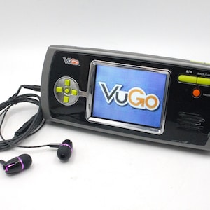 Vintage VuGo video music player recorder memory card USB color pixel screen Tiger Electronics