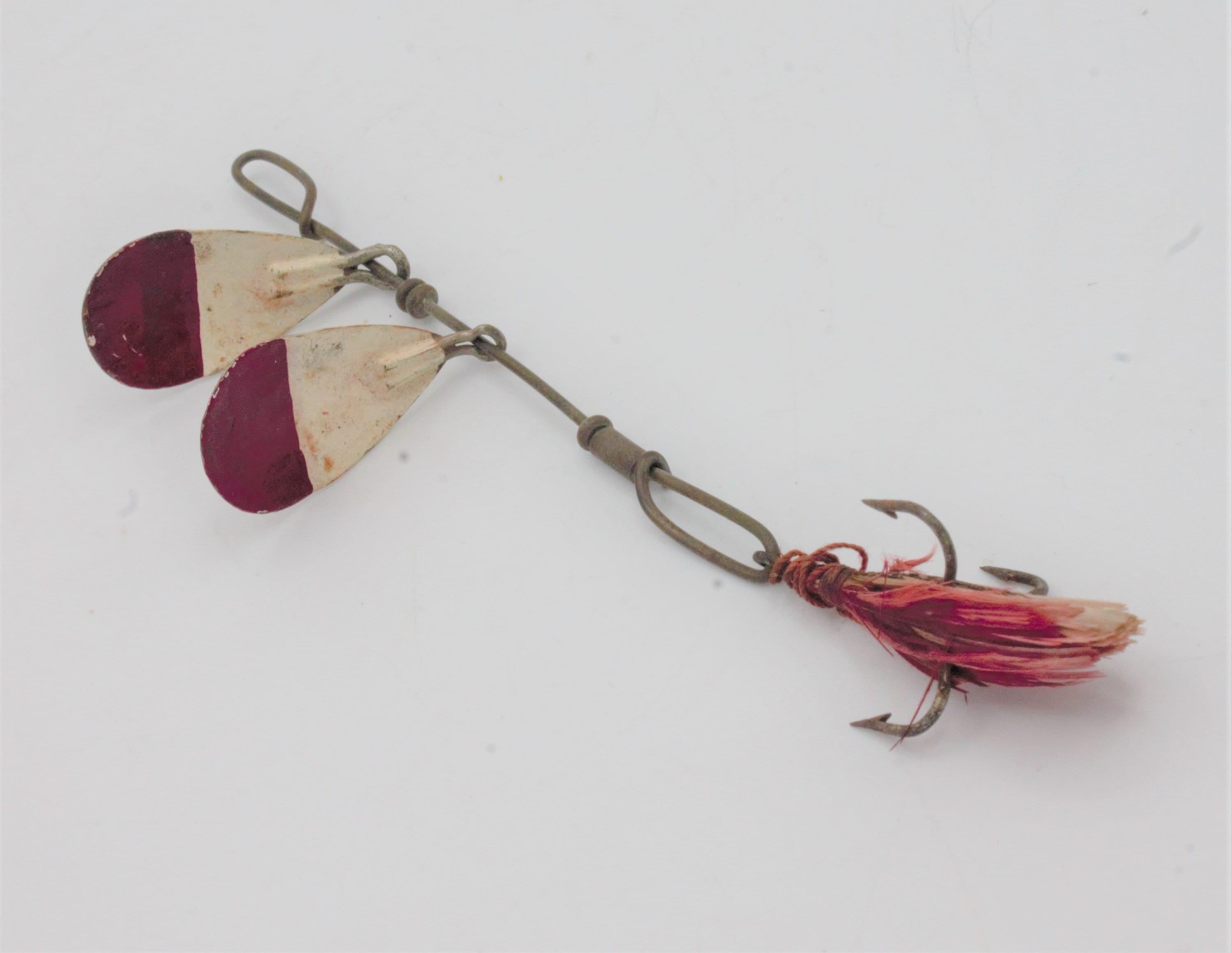 Vintage 1950's Shakespear 4 1/2 Spinner Bait Fishing Lure Red White Painted  Steel Fly Treble Hook -  Canada