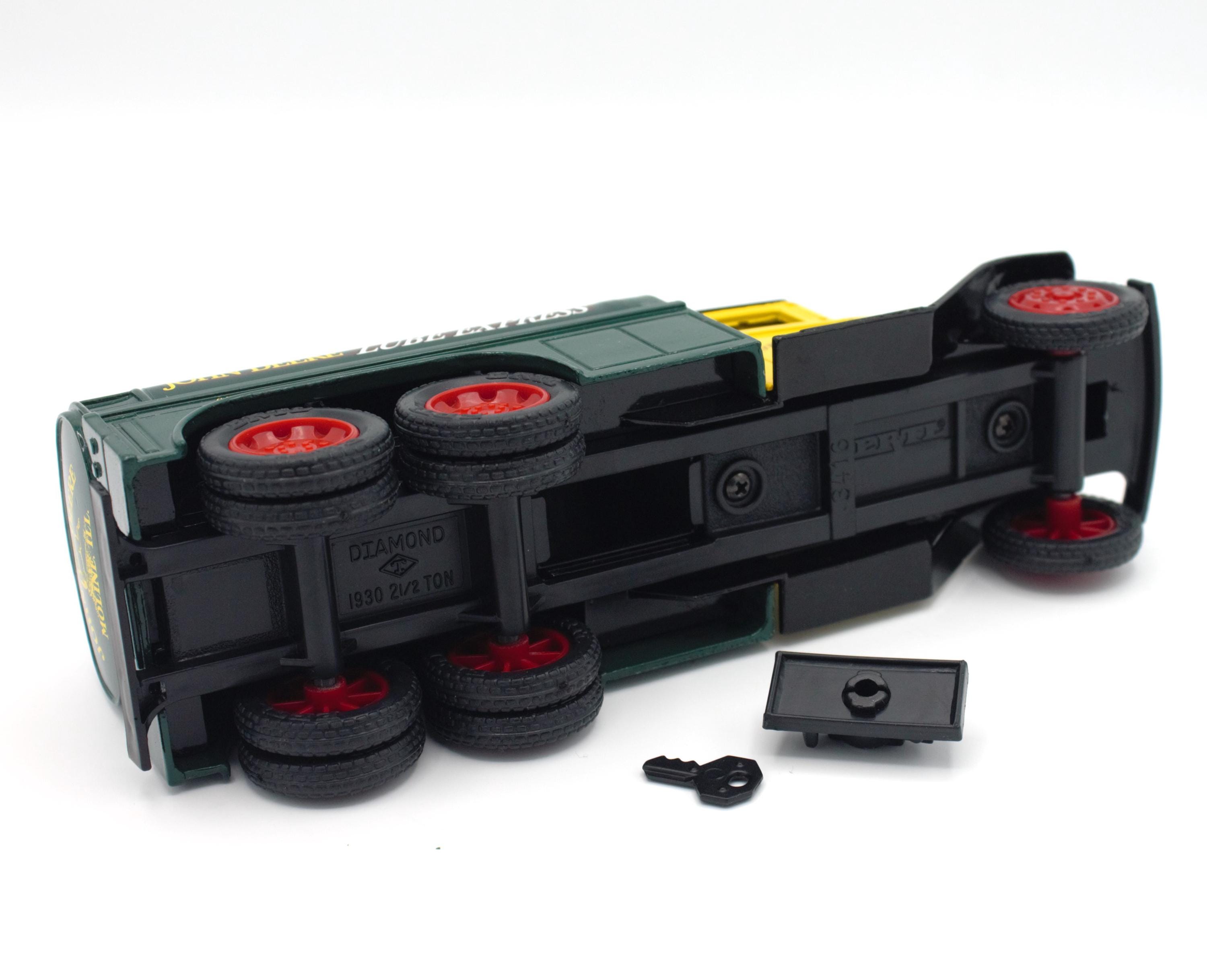 Vintage Ertl 1930 2-1/2 Ton Truck John Deere Lube Express Oil