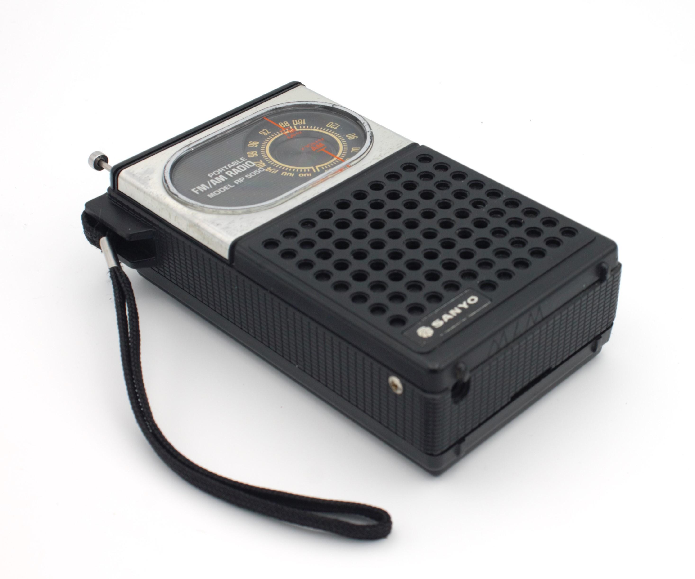 Vintage Sanyo Transistor Radio AM/FM Portable Radio Receiver