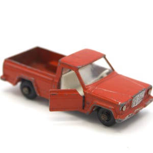 Vintage 1960s Matchbox Jeep Gladiator No. 71 Die Cast Metal