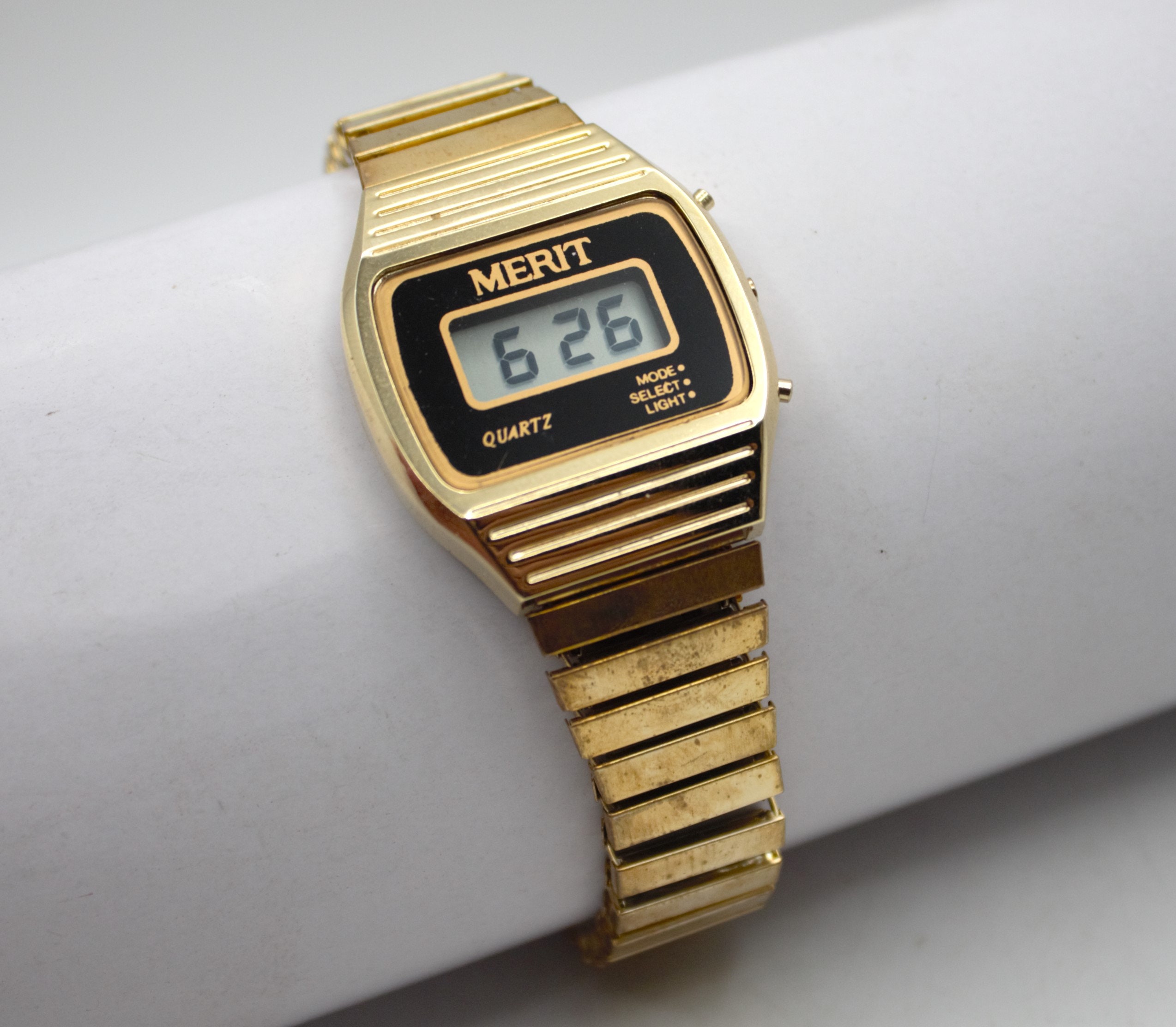 Alef Bet - Gold Quartz Gent's Watch