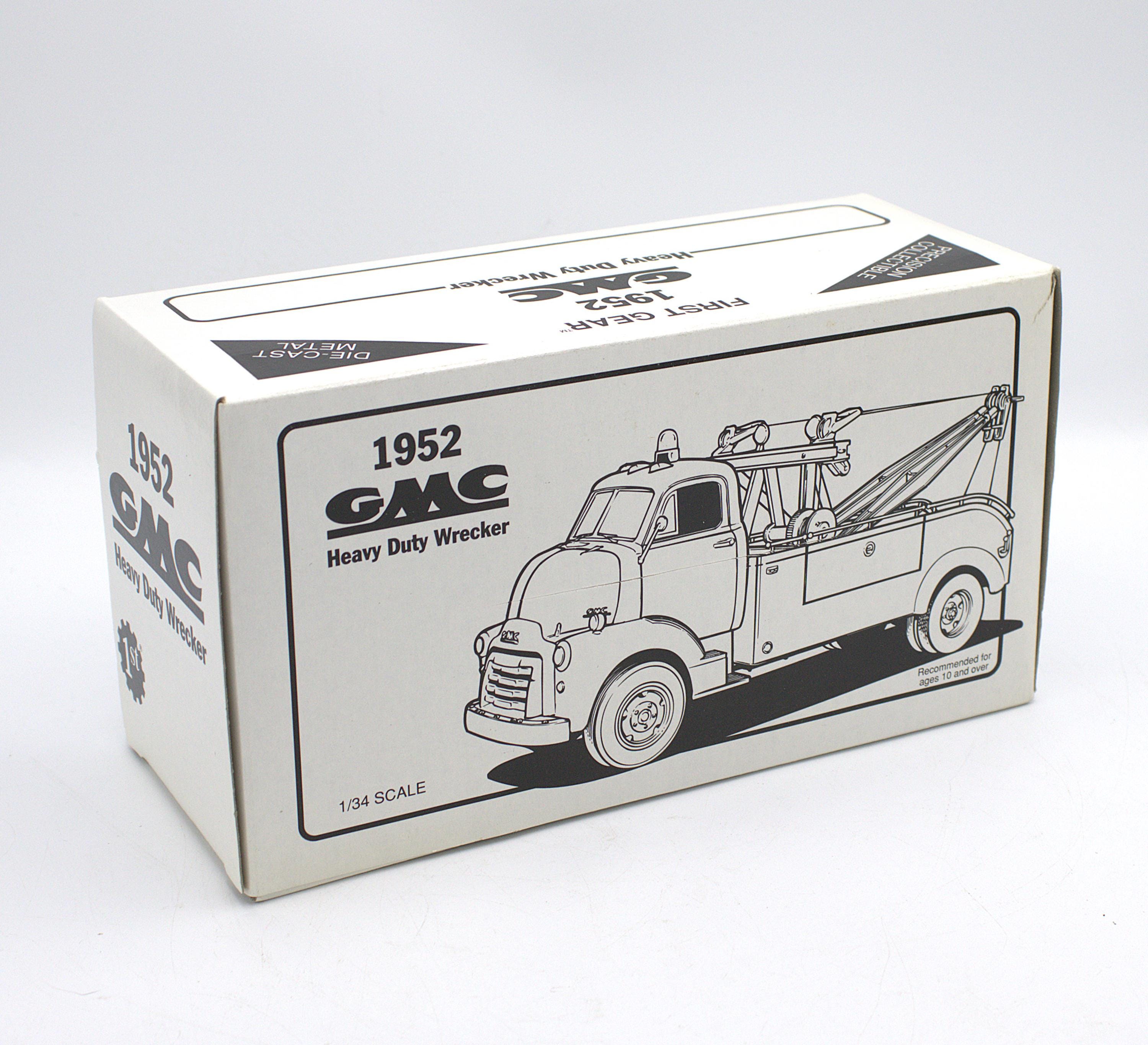 Vintage 1952 GMC Heavy Duty Wrecker Die Cast Metal 1/34 Scale