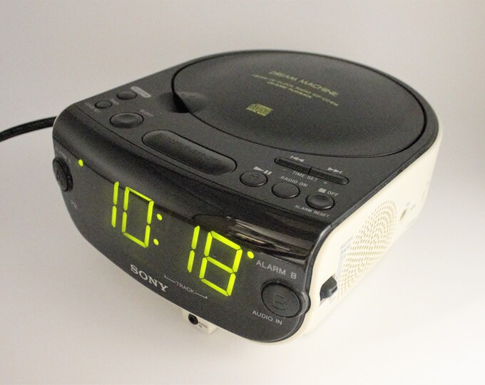 Vintage Sony CD Dream Machine Alarm Clock Amfm Radio Disc Player Green
