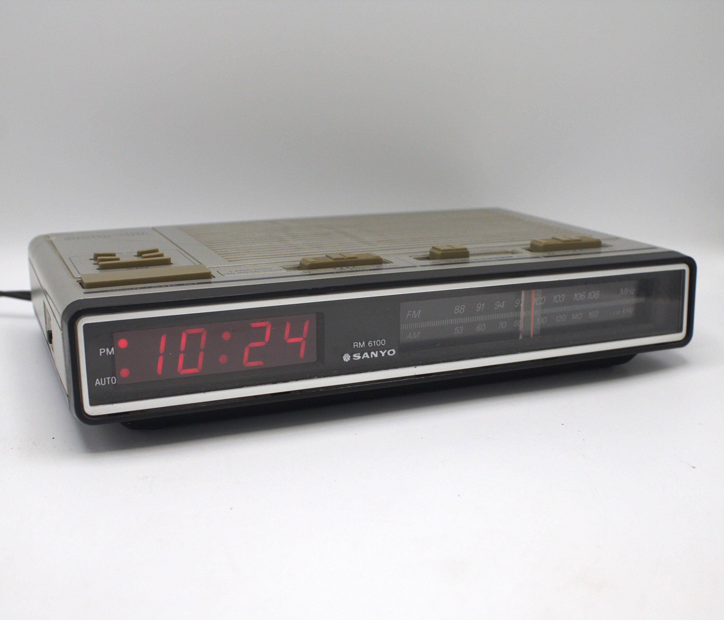 Vintage Sanyo 1980s Digital Alarm Clock Radio AM/FM Receiver Red