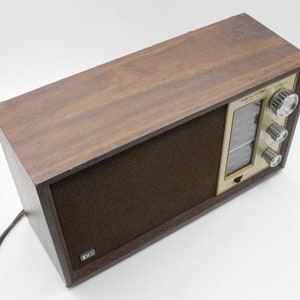 Vintage Radio AM/FM Cloth Speaker Woodgrain Lighted Dial Cool Mod Retro ...