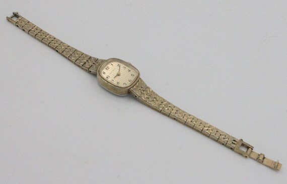 Vintage Caravelle ladies gold tone wristwatch del… - image 4