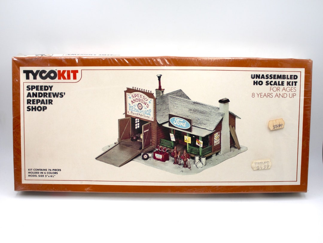 Vintage HO Train Set Miniature Speedy Andrews Auto Repair