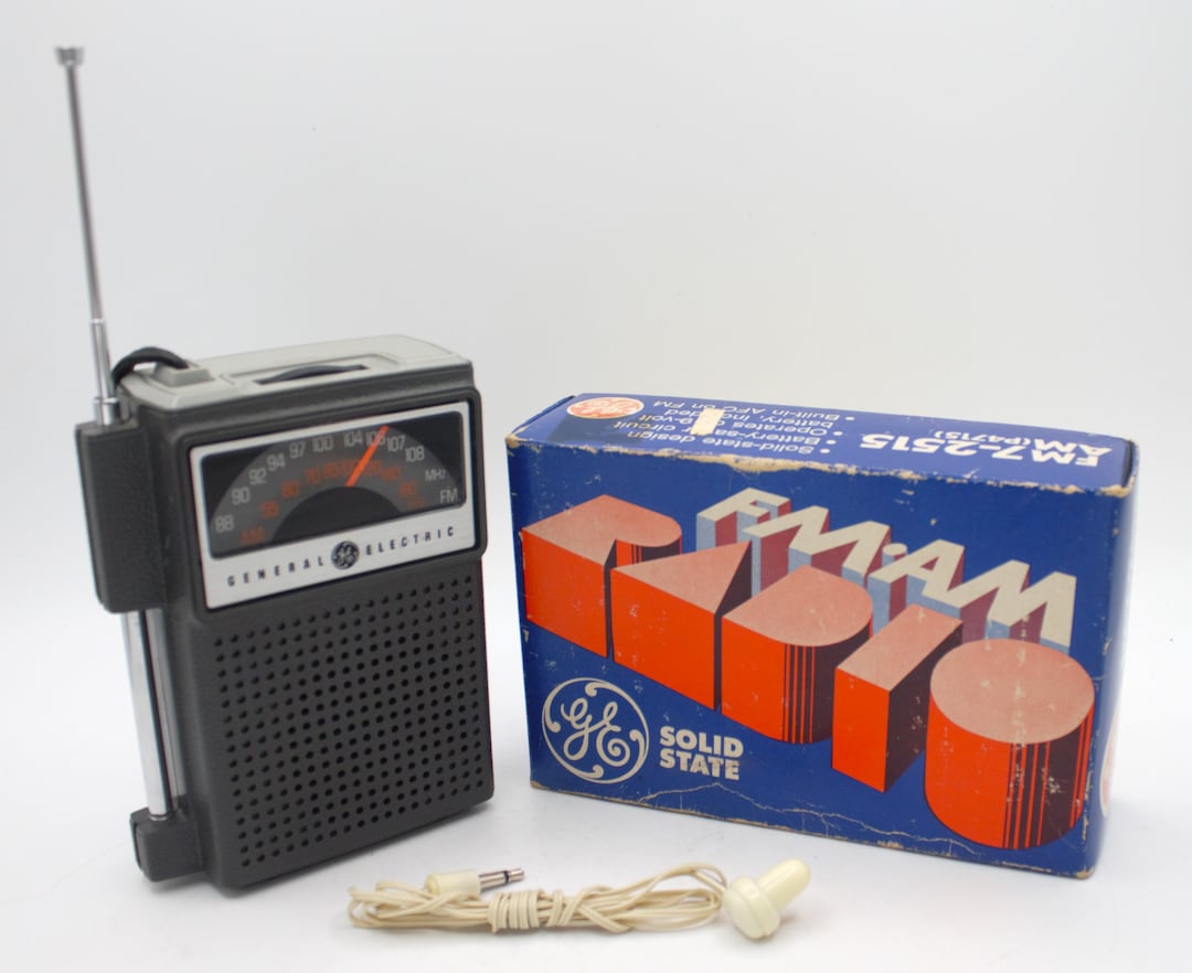 Vintage GE Mini FM/AM Radio Portable Solid State Receiver and Earphone ...