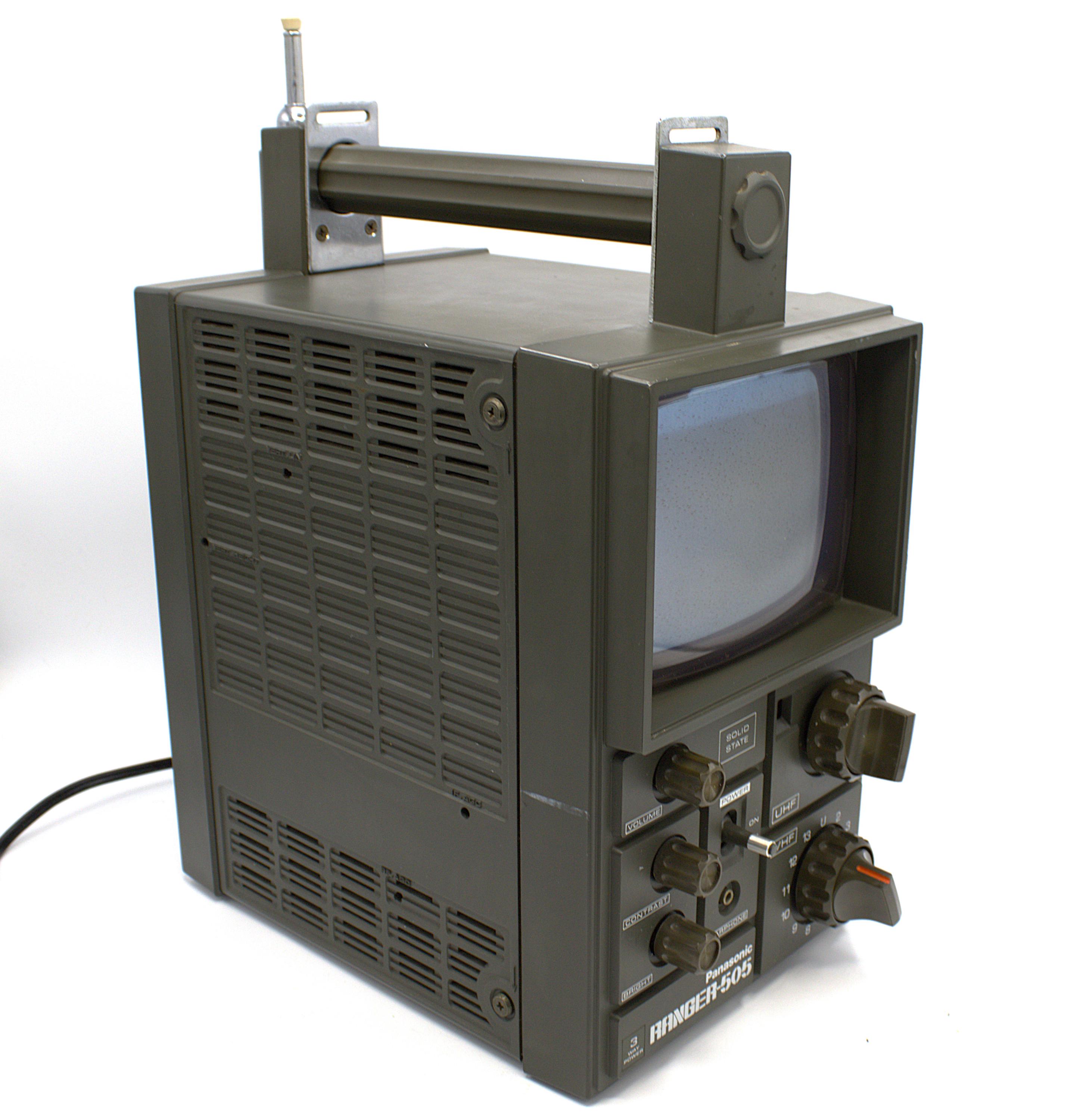 Vintage 1970s Panasonic Ranger-505 TV B&W Portable Solid State CRT
