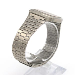 Vintage 1980s digital watch Accutime chrome silver stainless steel band LCD quartz 80s fashion image 9