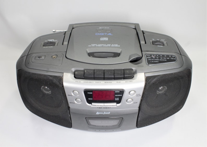 Lecteur Cassette Portable Boombox Vintage Avec Radio FM, Support SD Et USB, Chargeur Inclus - NEUF