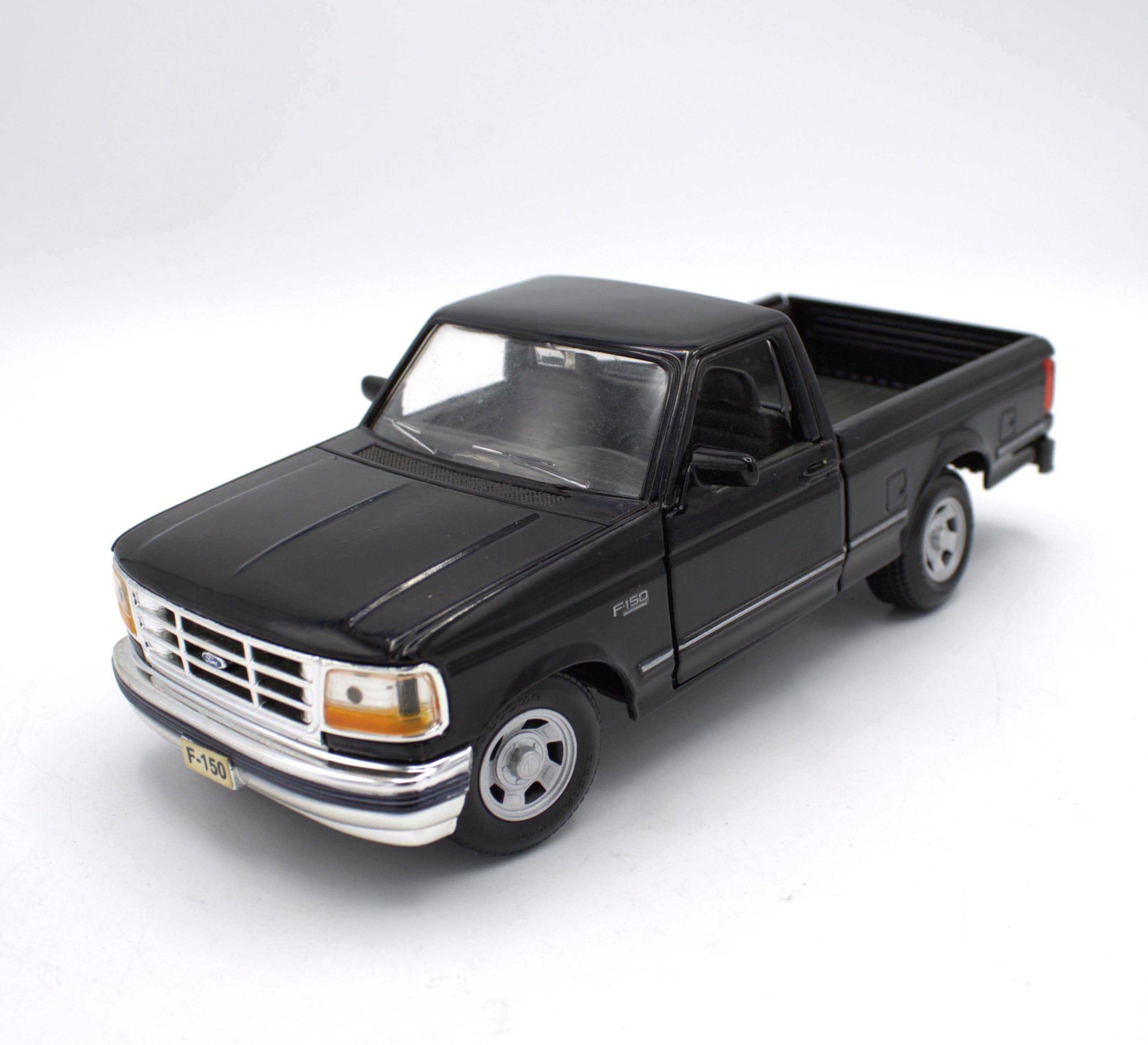 Vintage 1993 Ford F-150 Pickup Truck Die Cast 1:25 Scale Model
