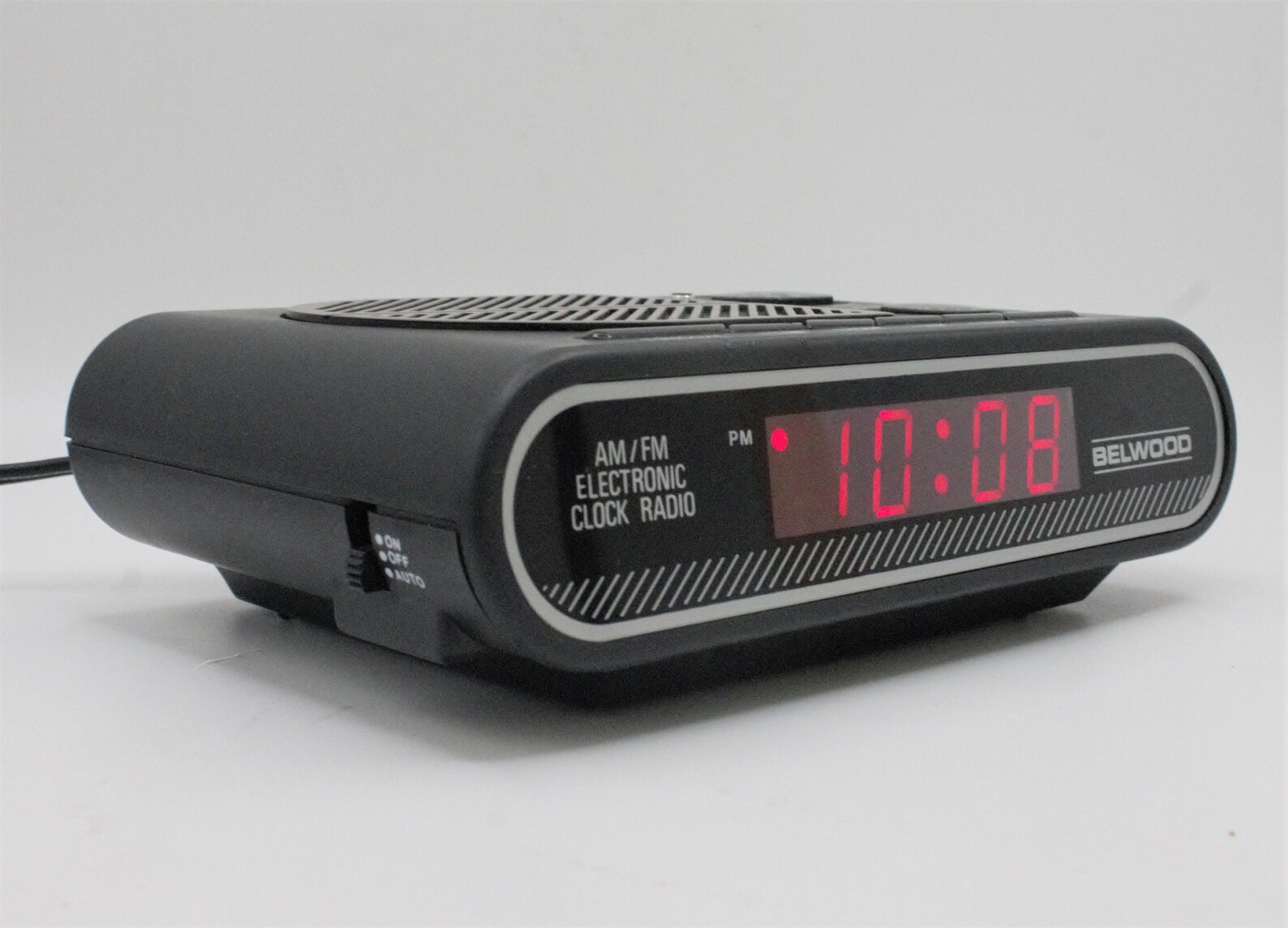 Vintage 1980s Digital Alarm Clock Radio AM/FM Tuner Red LED Lighted ...