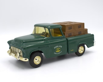 Vintage Ertl John Deere 1955 Chevrolet Cameo pickup truck bank die cast metal 1/25 scale green with crate delivery in box 1993