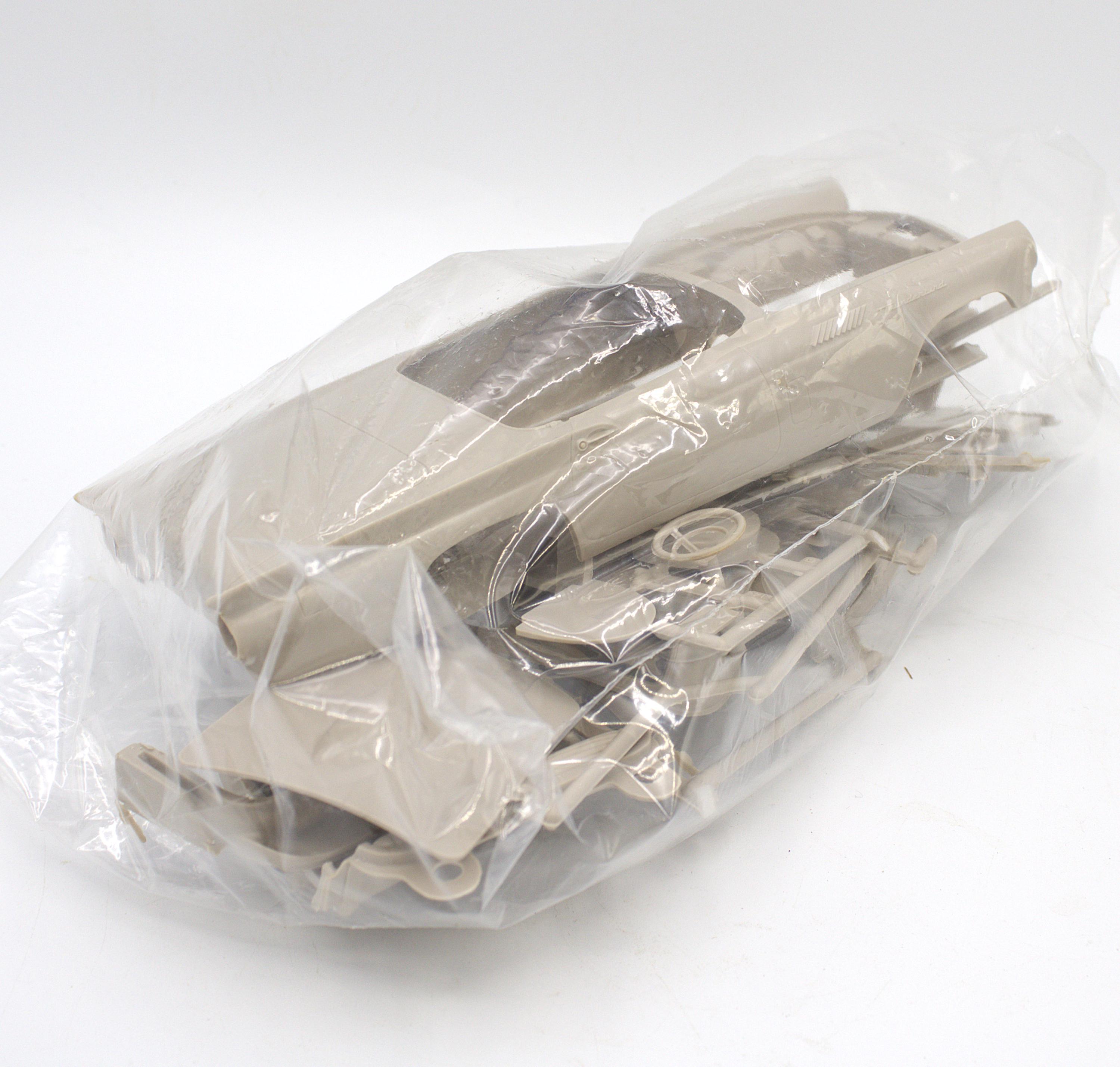 Vintage 1980s AMT '57 Ford Thunderbird Model Kit 1/25 Scale Stock
