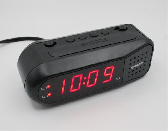 Vintage Digital Alarm Clock Red LED Lit Time Display Buzzer Tone Electric  Wake Sound Mini Black Hi-tech Design 2 Alarms Sharp Electronics 