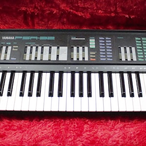 【希少】YAMAHA レトロ キーボード PSR-32 電子ピアノ 希少】YAMAHA レトロ キーボード PSR-32 電子ピアノ