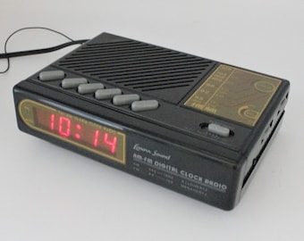 Vintage digital alarm clock LED red display am/fm radio buzzer alarm Lenoxx Sound