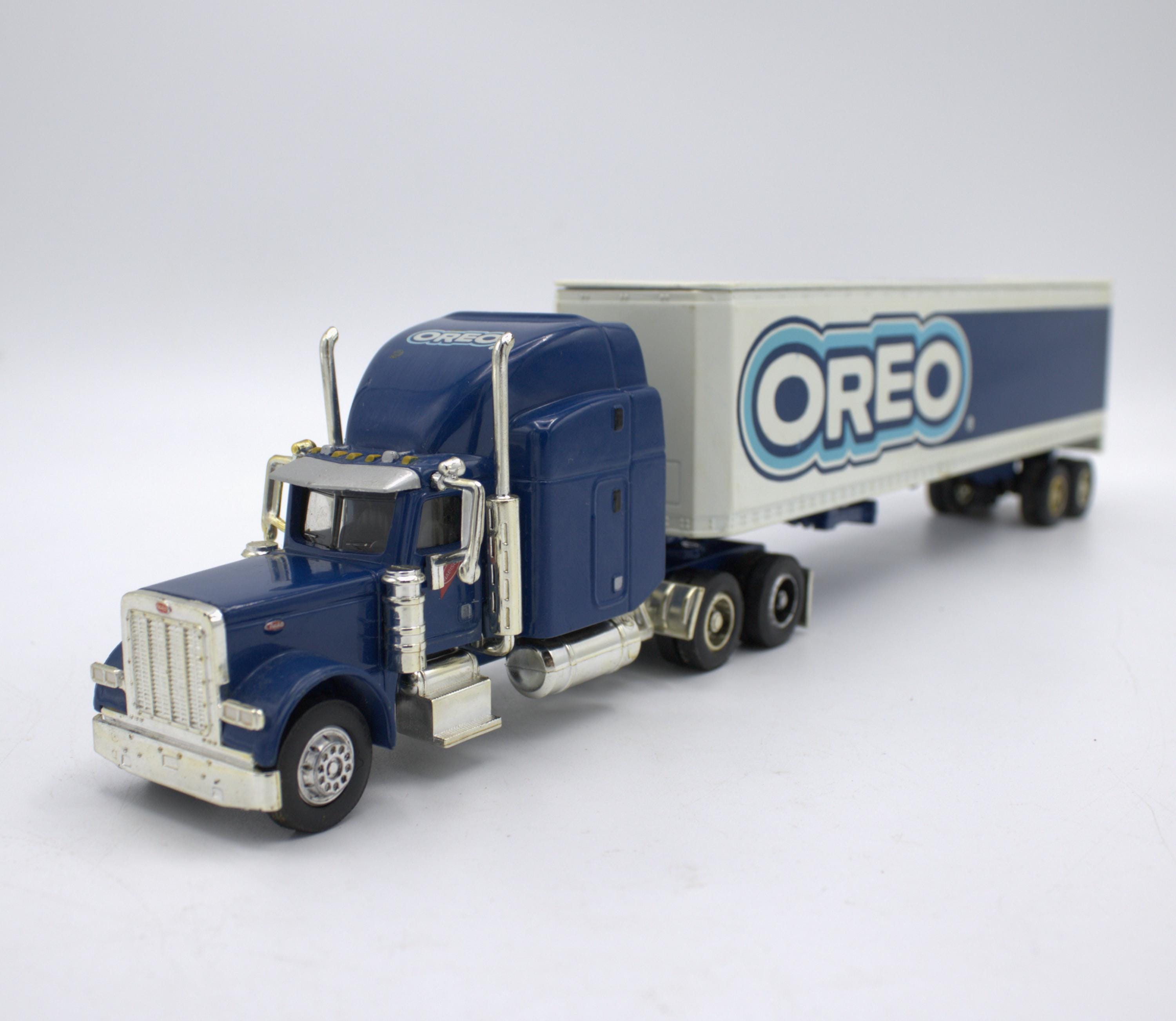 Vintage Peterbilt Oreo Semi-truck Trailer Coin Bank 1:64 Scale Die