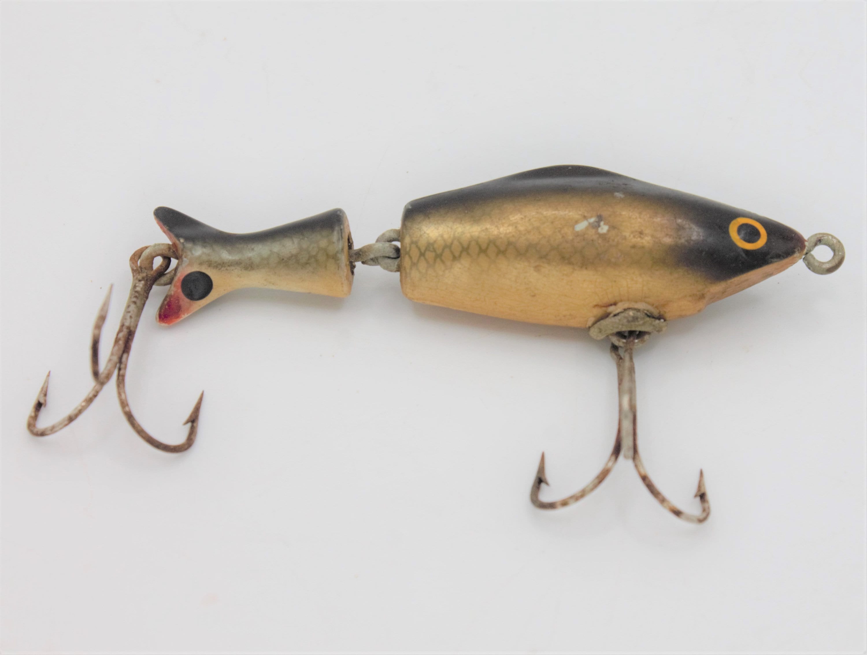 1950s fishing lure with hole through center Vintage Fishing Lure 1950s Wood Segmented Body Swimming Movement Treble  Hooks Chugger Popper Lure
