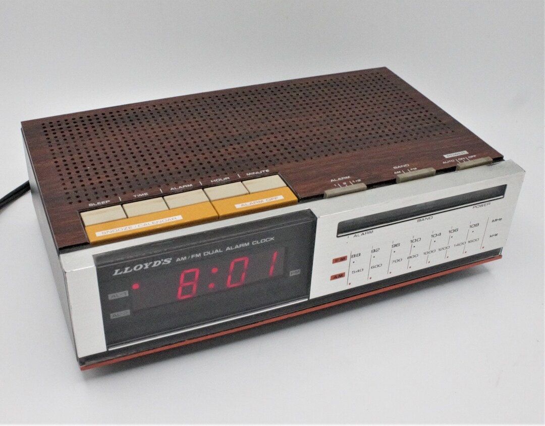 Vintage Lloyd's Digital Alarm Clock AM/FM Radio Red LED Display Two