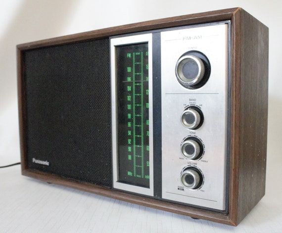 Vintage Panasonic AM/FM Radio Woodgrain Silver Aluminum Green Lit Dial  Cloth Speaker Tone Control Japan 