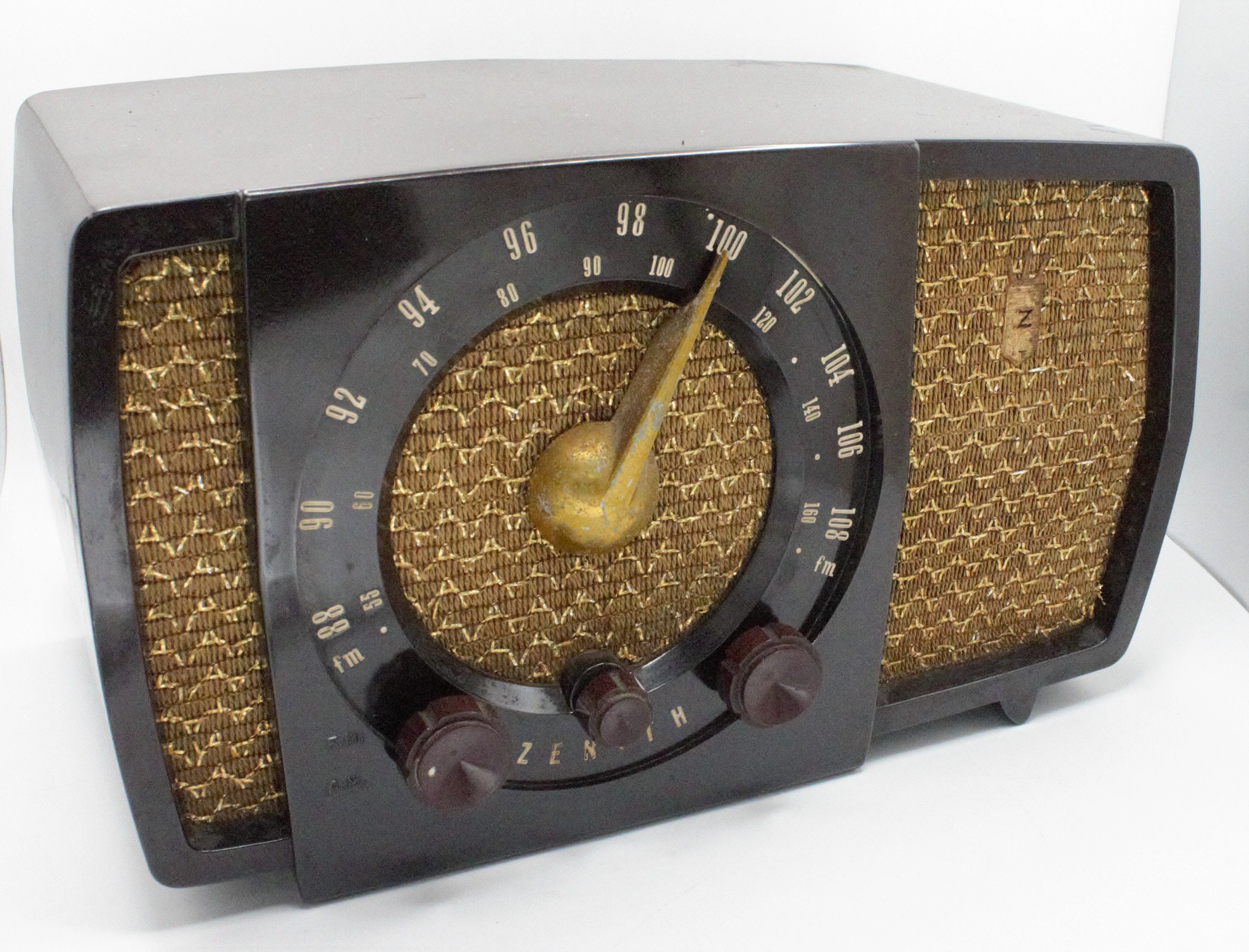 Vintage Tube Radio Mid-century Zenith AM/FM Bakelite Brass Vintage Tube Radio Mid-century Zenith AM/FM Bakelite Brass