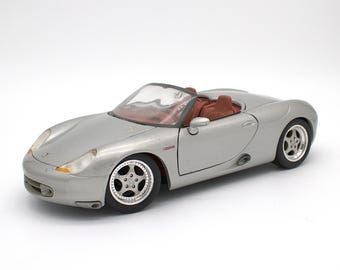 Vintage Porshe Boxster 1/18 scale model miniature die cast metal convertible sports car opening doors hood interior steering detail Maisto