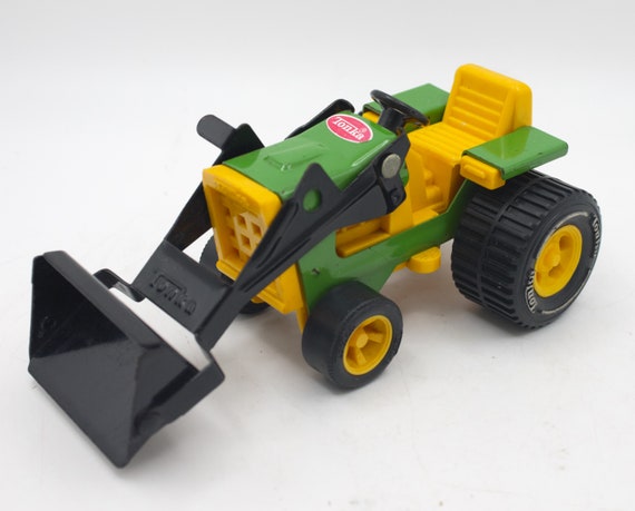 tonka トレーラー　1970〜1980年　ビンテージ Vintage 1970's Tonka Car Carrier Hauler w/ 2 Cars Pressed