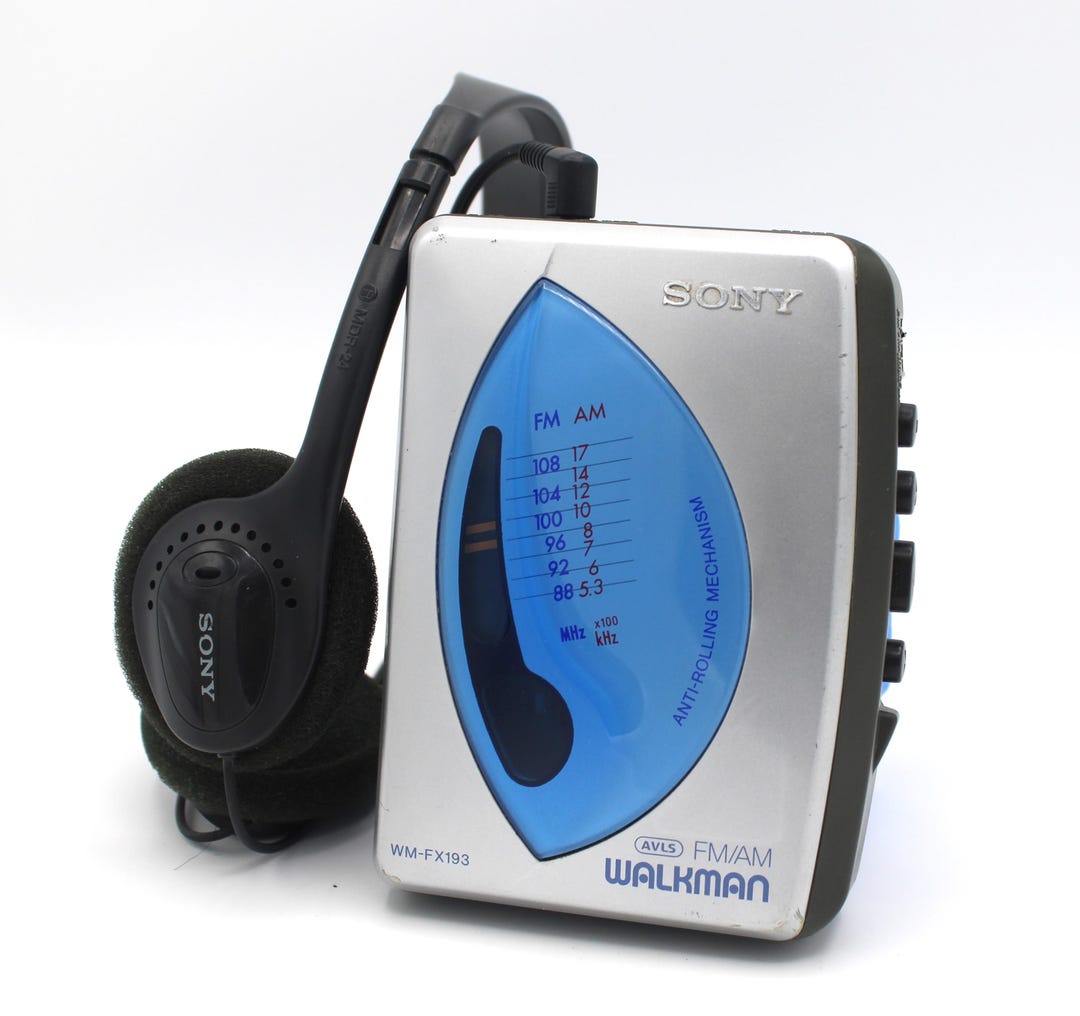 Vintage Sony Walkman Stereo Cassette Tape Player AM/FM Radio Silver and ...