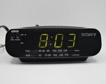 sony icf-c11w,radio reloj despertador, años 80 - Compra venta en  todocoleccion